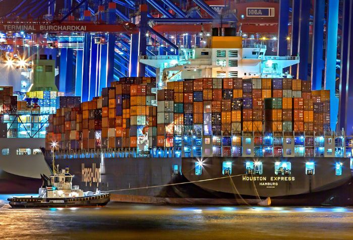 Oversized cargo shipment and heavy haulage