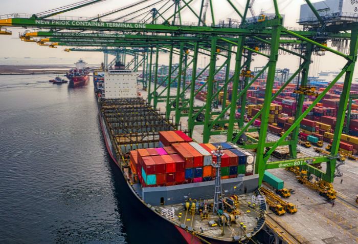 Break bulk and out-of-gauge freight handling for West Africa